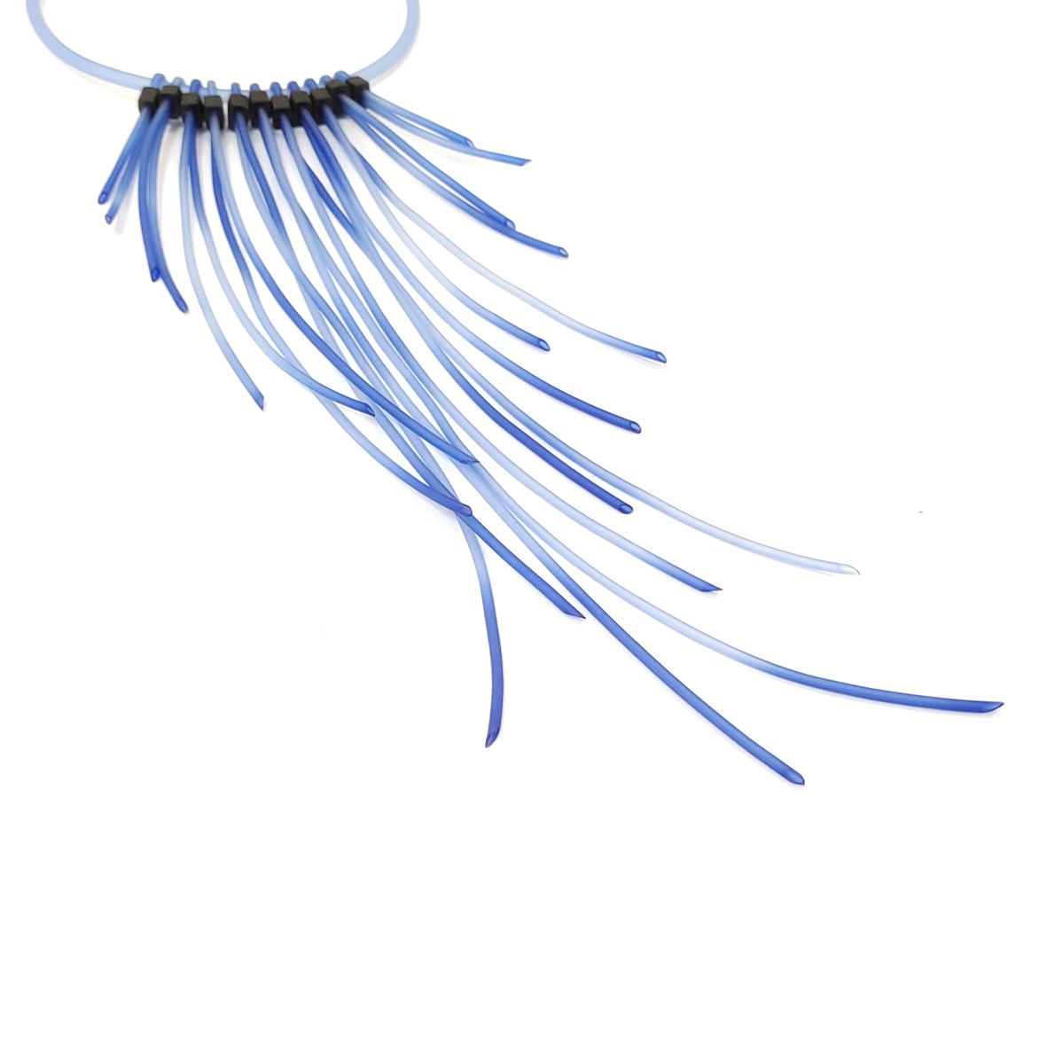 ARA collier "plumes" Bleu Roi