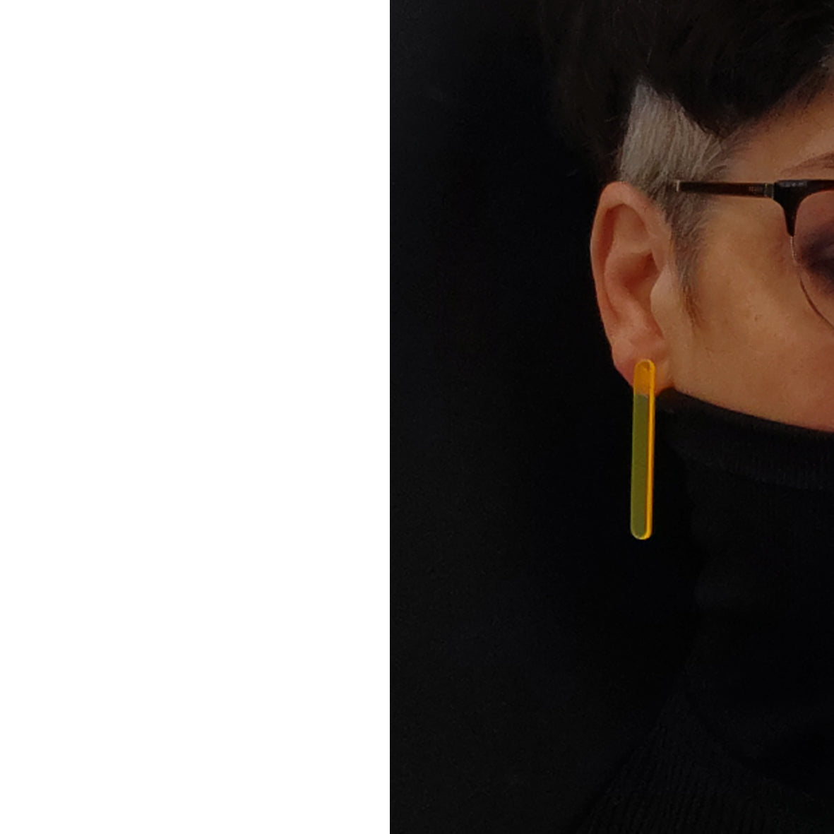 BETSY acrylic stud earrings Onyx Grey