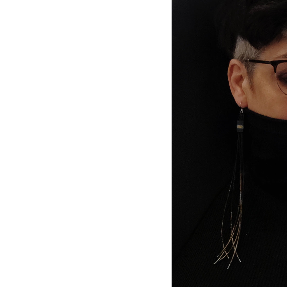 FAIZA long rubber tassel earrings Gold & Black