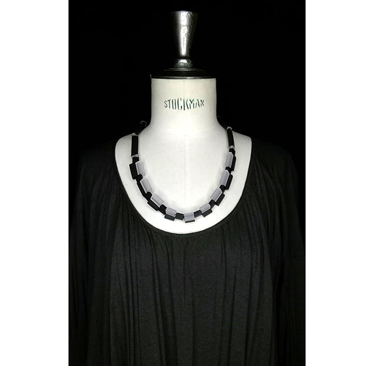 HELSINKI necklace Black & White