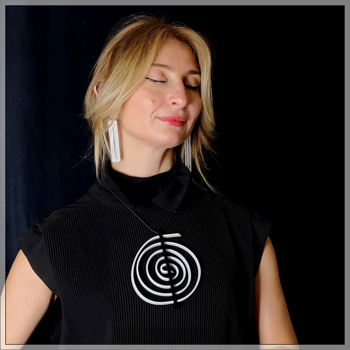 ORSOLA pendentif Noir / Noir