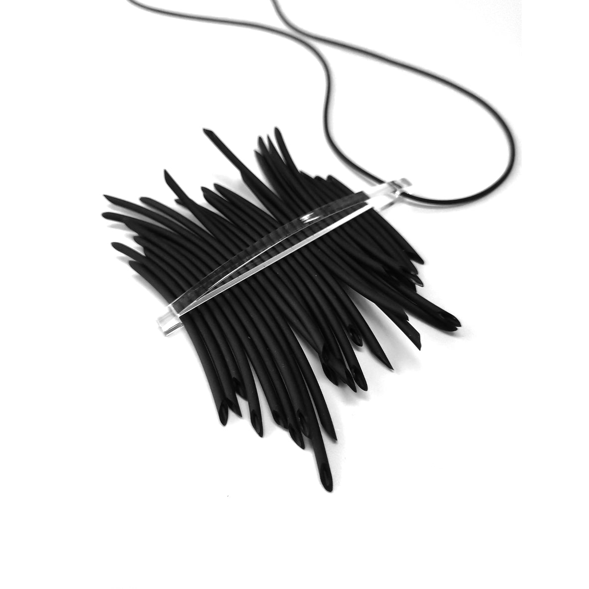 PILAR pendant Black / Crystal