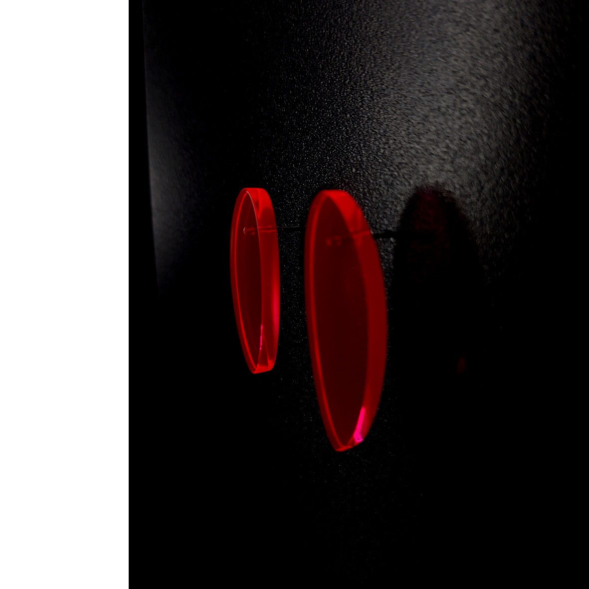 DEA stud earrings Neon Red
