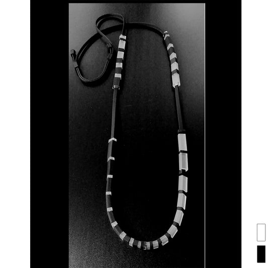 DOMINO long necklace Black & White