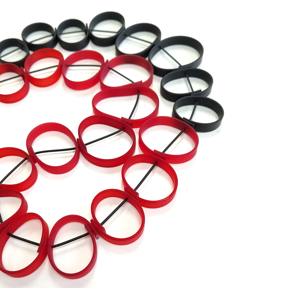 CAPRI long necklace Red Black