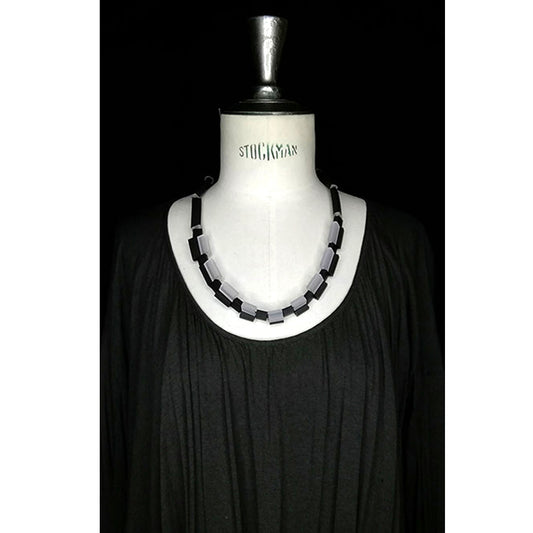 HELSINKI necklace Black & White