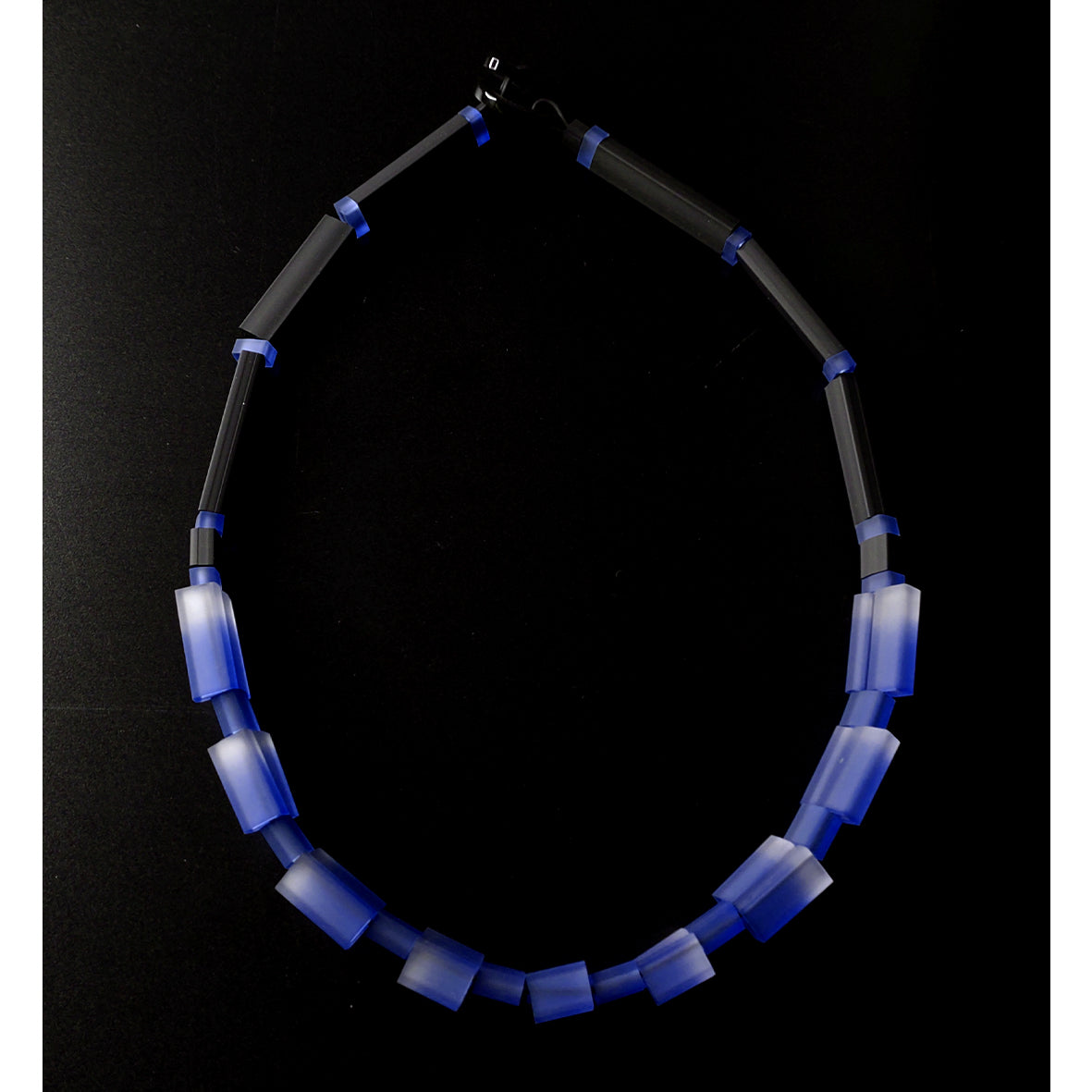Helsinki necklace Royal Blue
