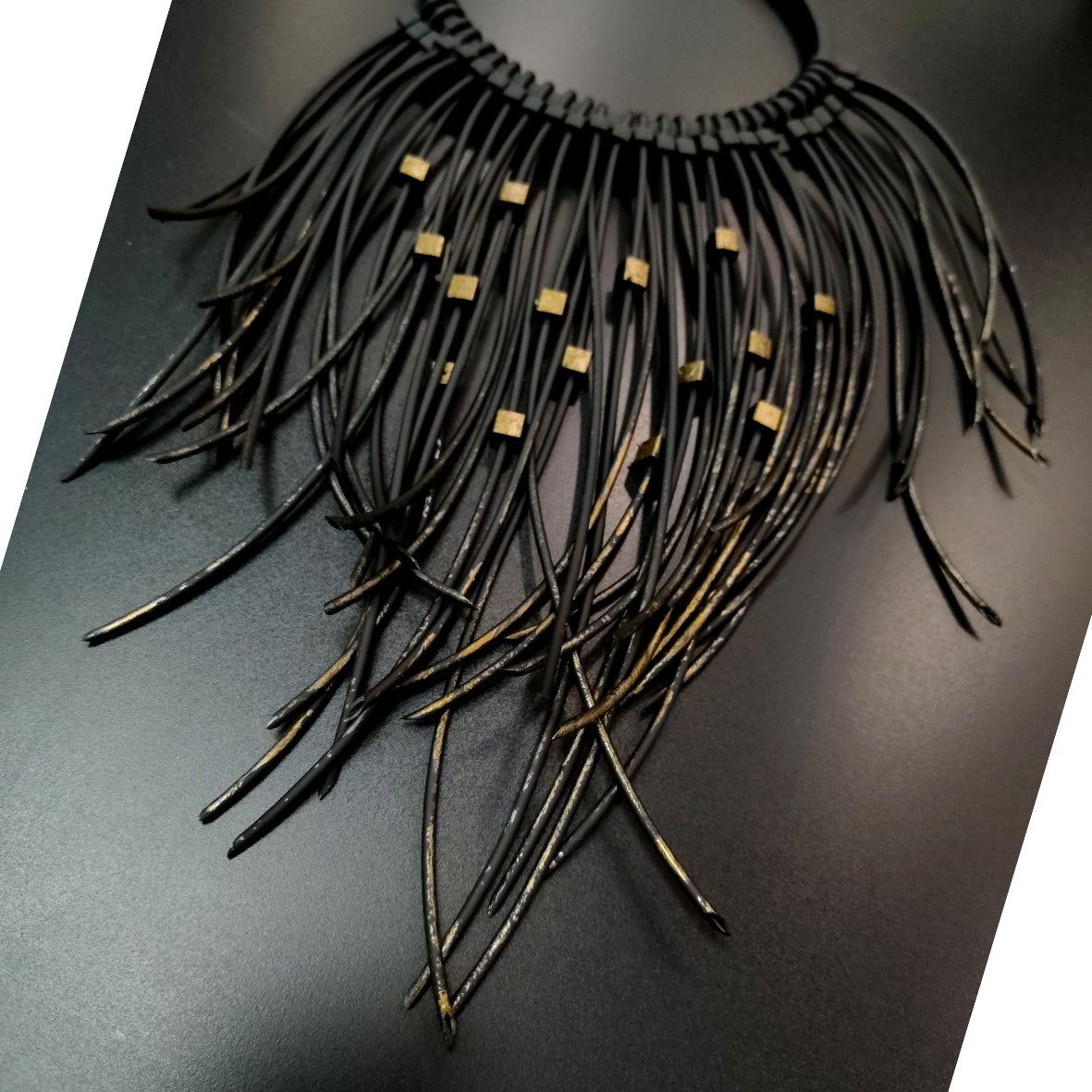 KLEOPATRA "feather" statement necklace Antic Gold