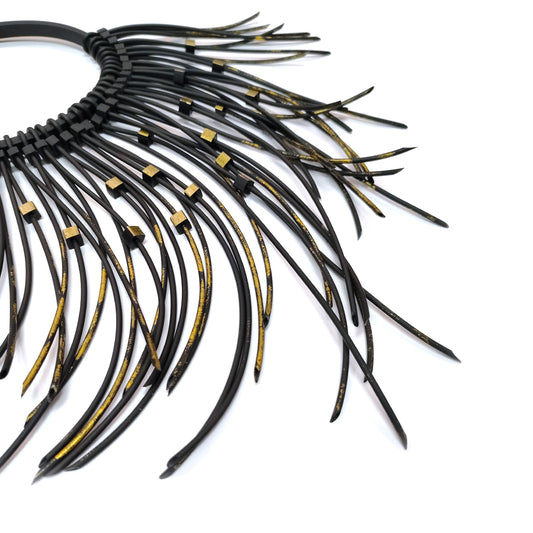 KLEOPATRA "feather" statement necklace Antic Gold