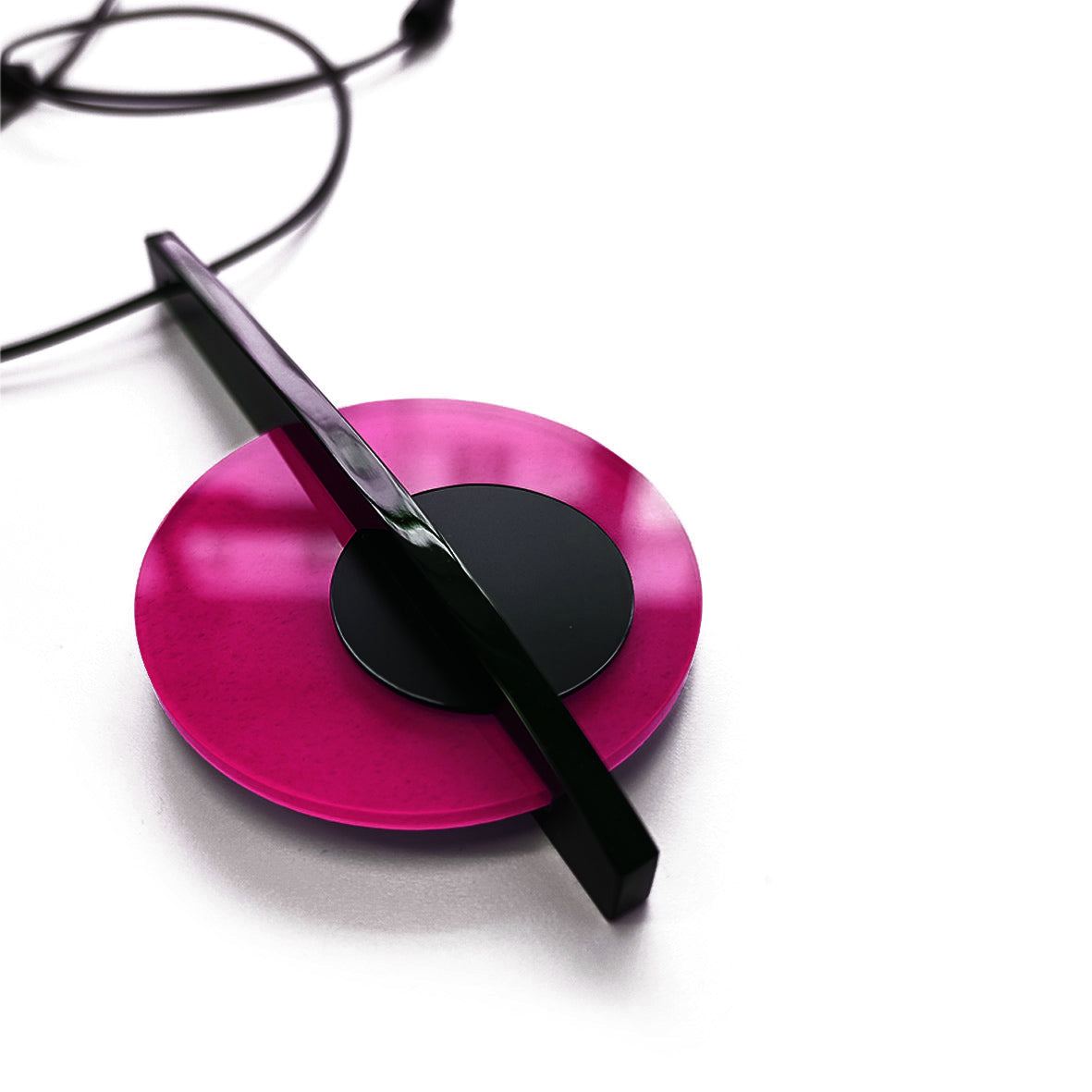 LILITH pendant Magenta