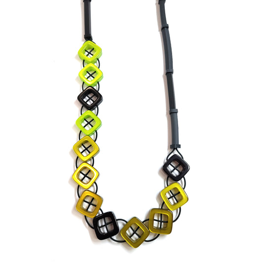 MAEVE resin long necklace Jungle Green