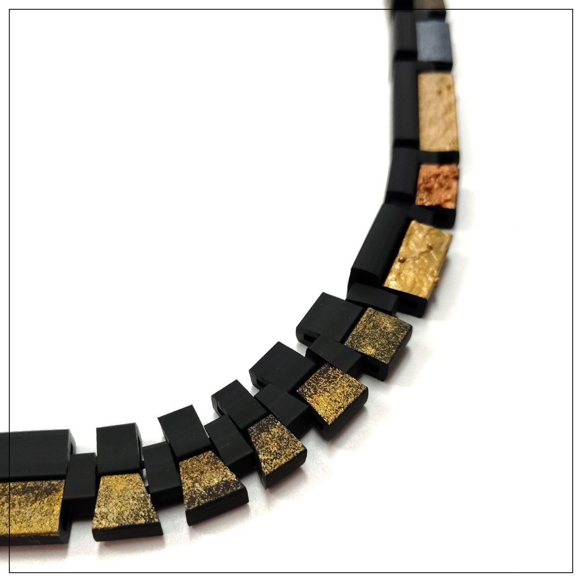 MEGARE long necklace Antic Gold
