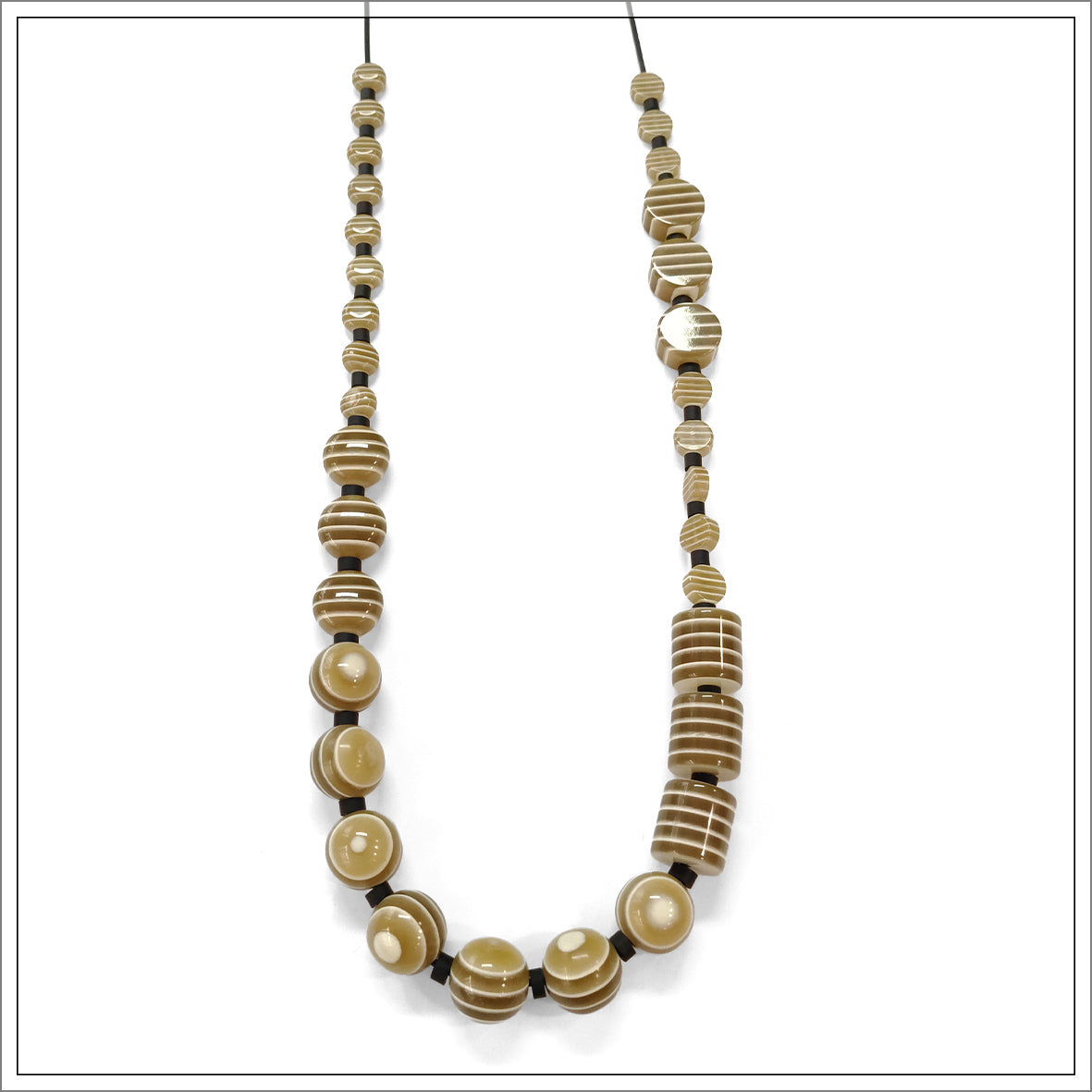 NORA resin beads long necklace Beige Sand