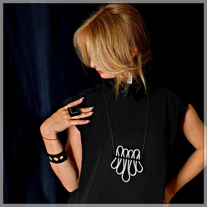 ROMY pendant WHITE / black