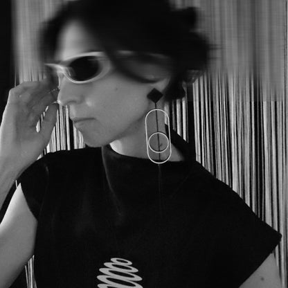 SHAPES-00 mismatched earrings BAUHAUS line - White