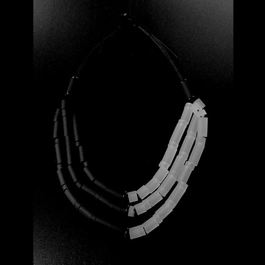 SAMARA three-row necklace Black & White
