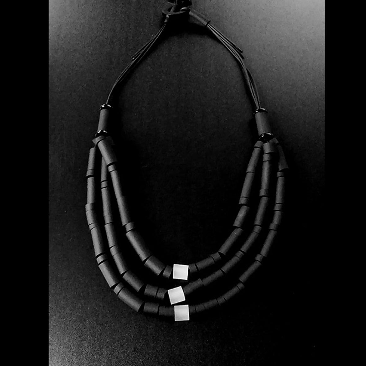 SAMARA three-row necklace Black