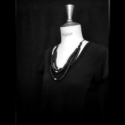SAMARA three-row necklace Black